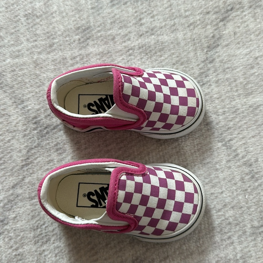 Vans - Picture 2 of 4